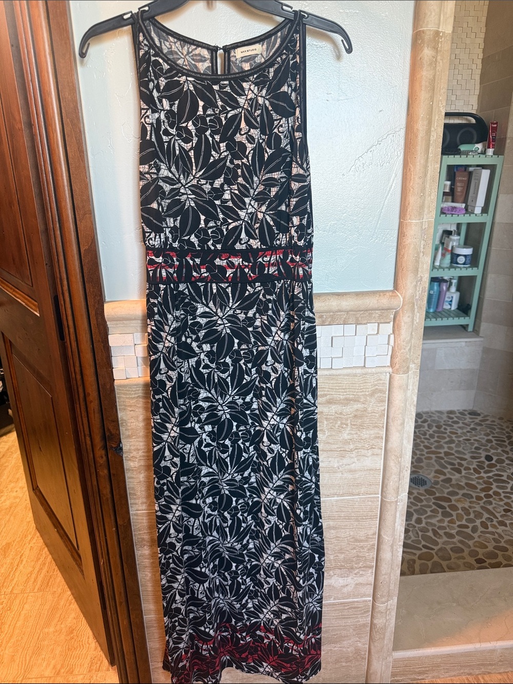Max Studio Black & White Leaf-Print Sleeveless dress